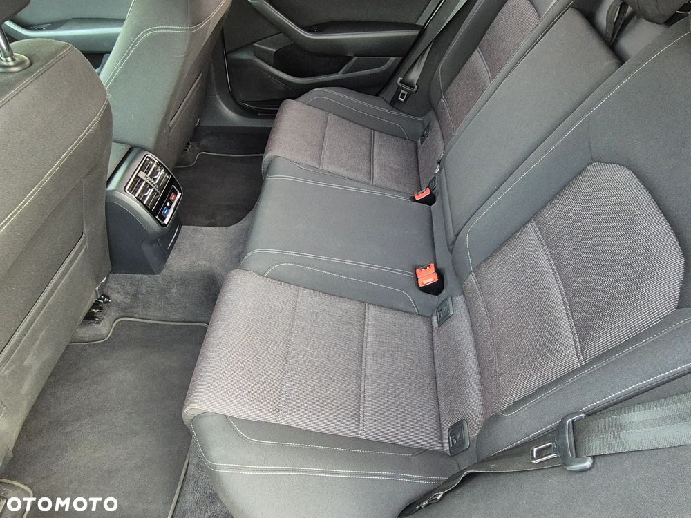 Volkswagen Passat - 21