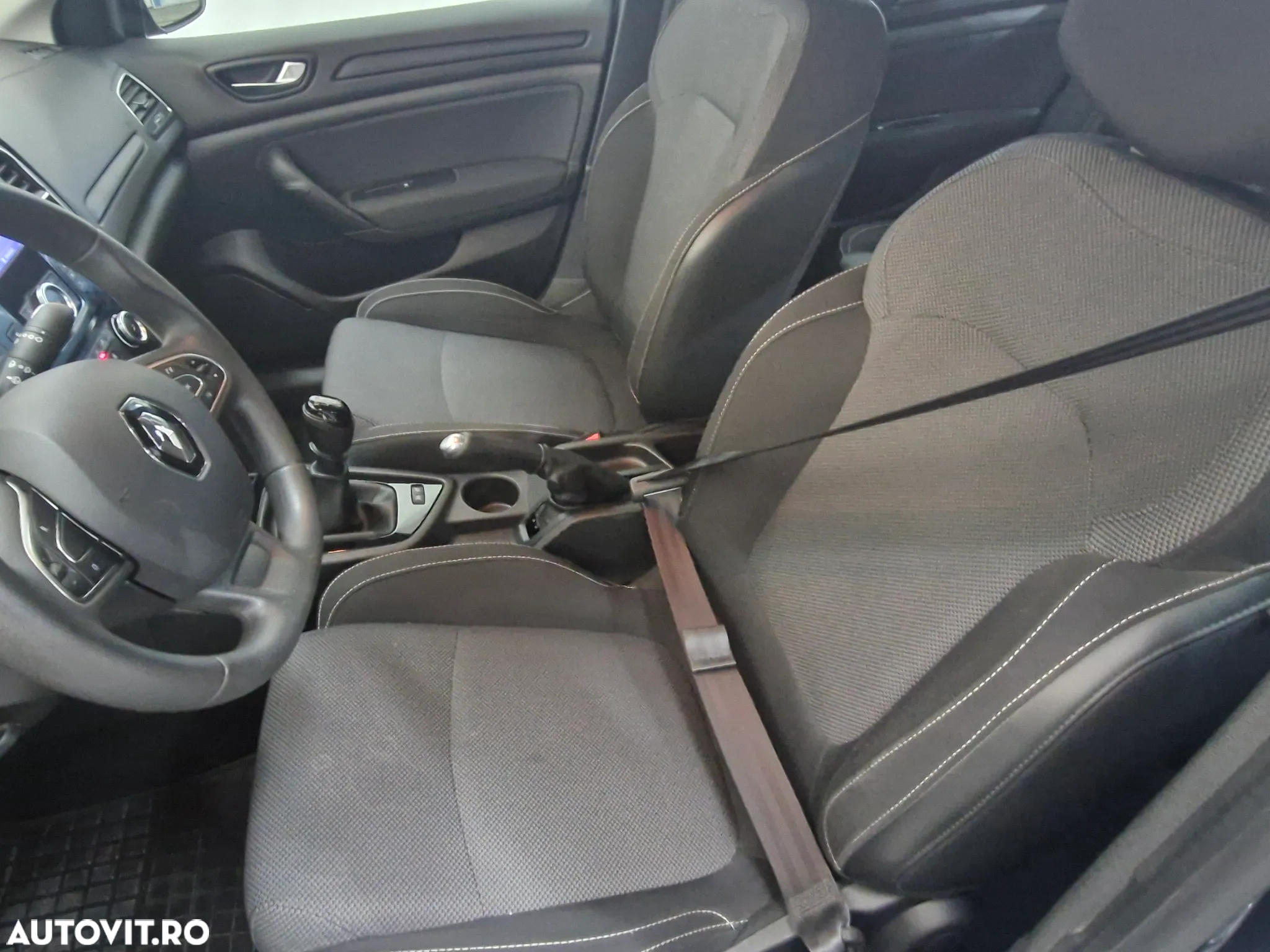 Renault Megane TCe Business - 7