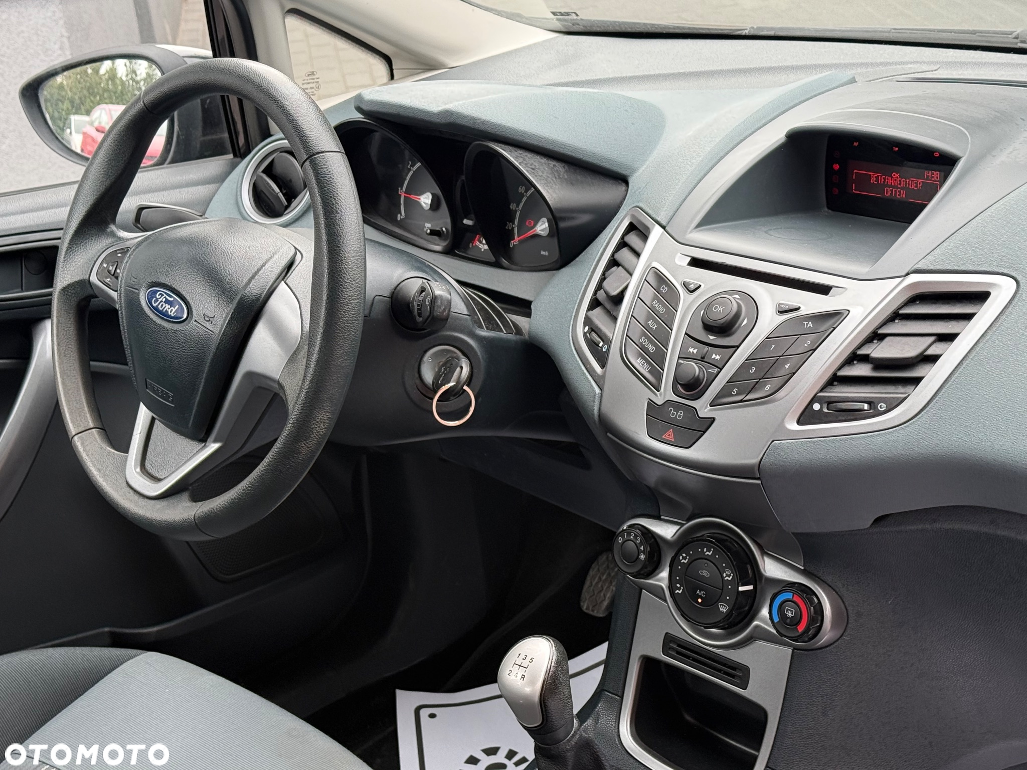 Ford Fiesta 1.25 Ambiente - 27