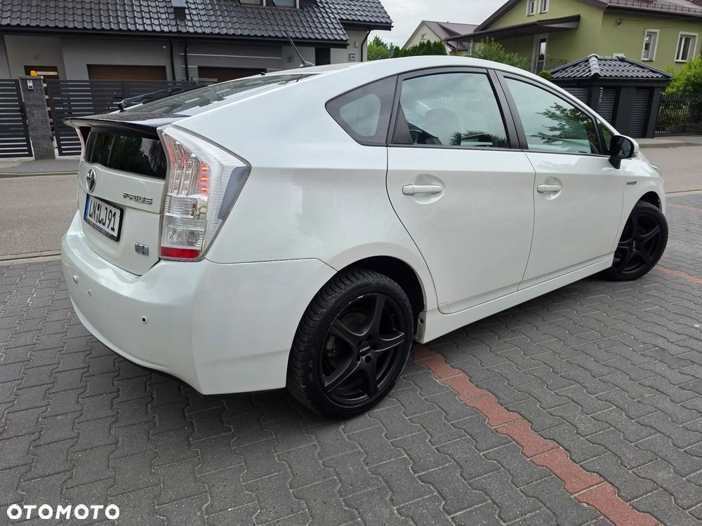 Toyota Prius 1.8 HSD Sol - 15