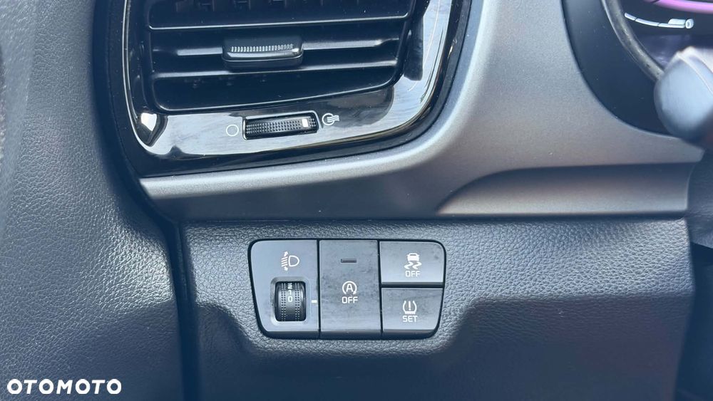 Kia Stonic 1.0 T-GDI Business Line DCT - 20
