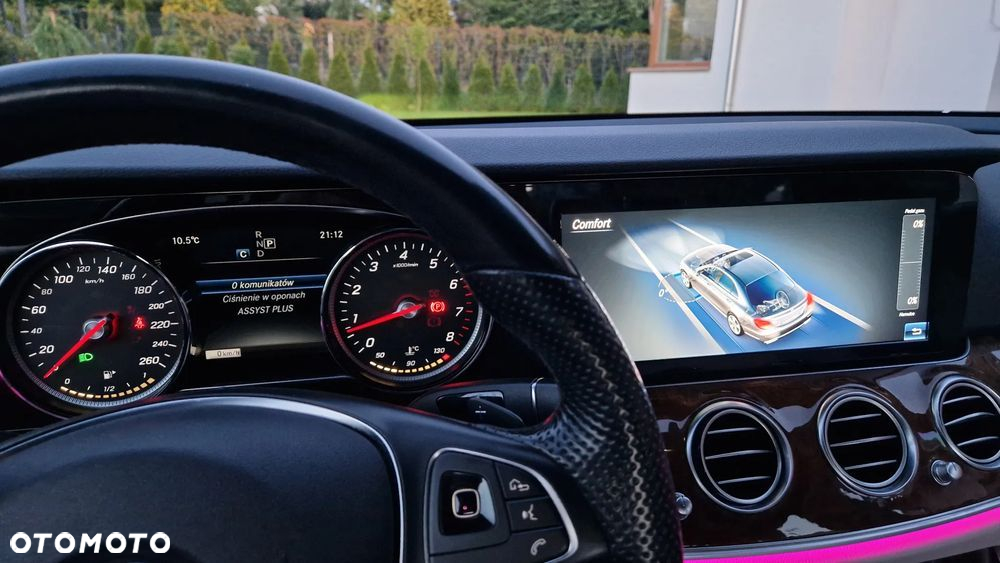 Mercedes-Benz Klasa E 300 9G-TRONIC AMG Line - 19