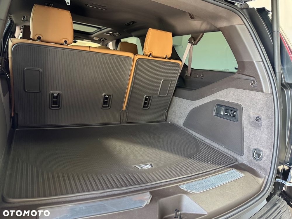 Cadillac Escalade - 33