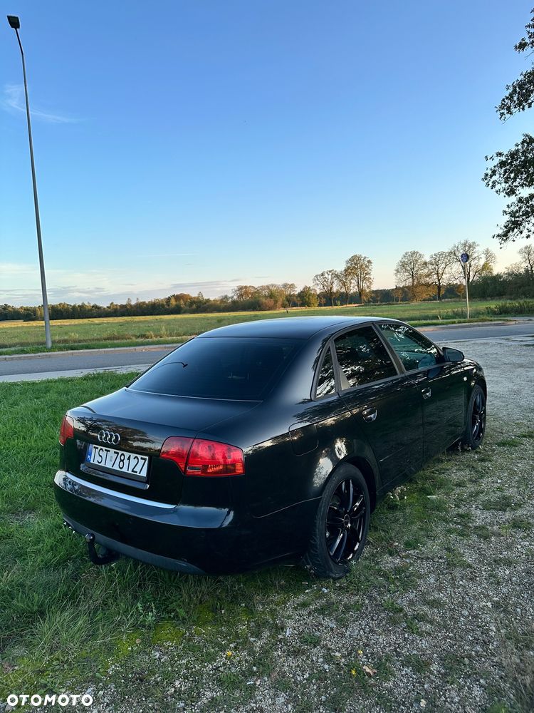 Audi A4 Limousine - 4