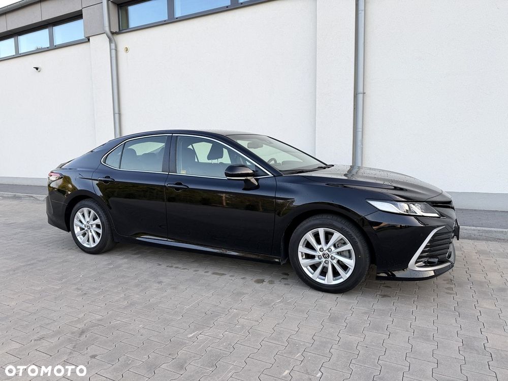 Toyota Camry 2.5 Hybrid Comfort CVT - 25