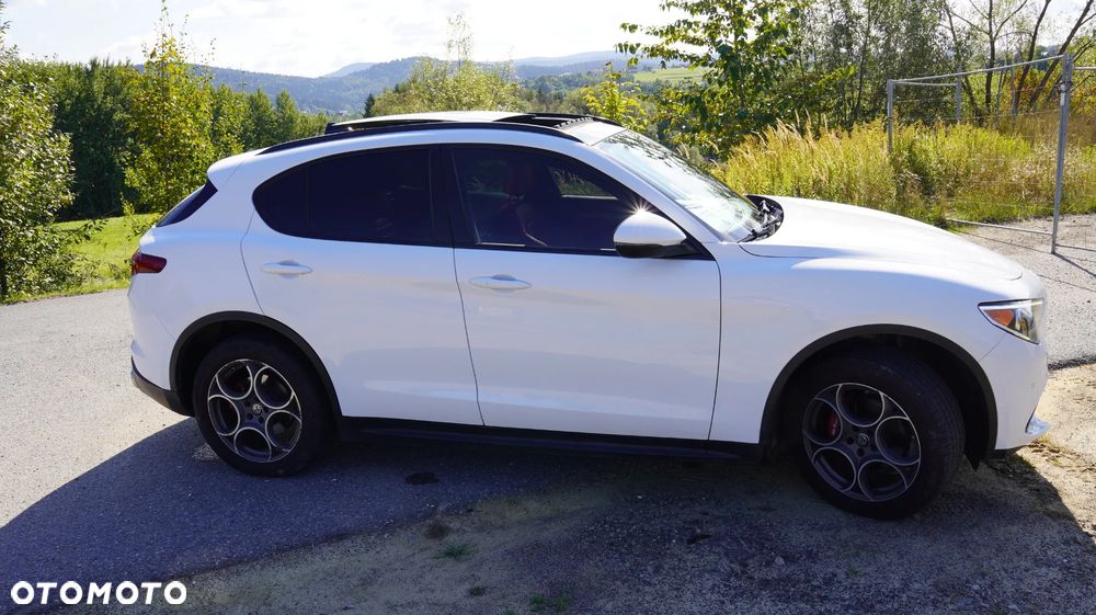 Alfa Romeo Stelvio - 8