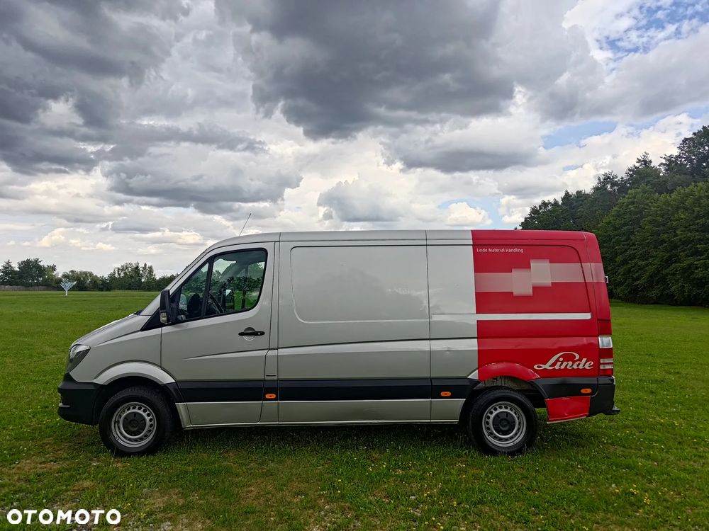Mercedes-Benz Sprinter - 2