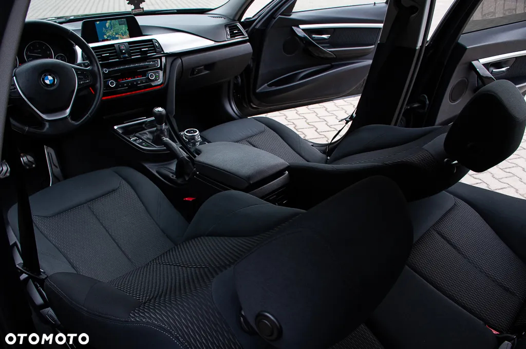 BMW Seria 3 320d Sport Line - 27