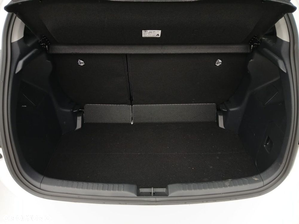 Toyota Yaris Hybrid 1.5 Style - 35