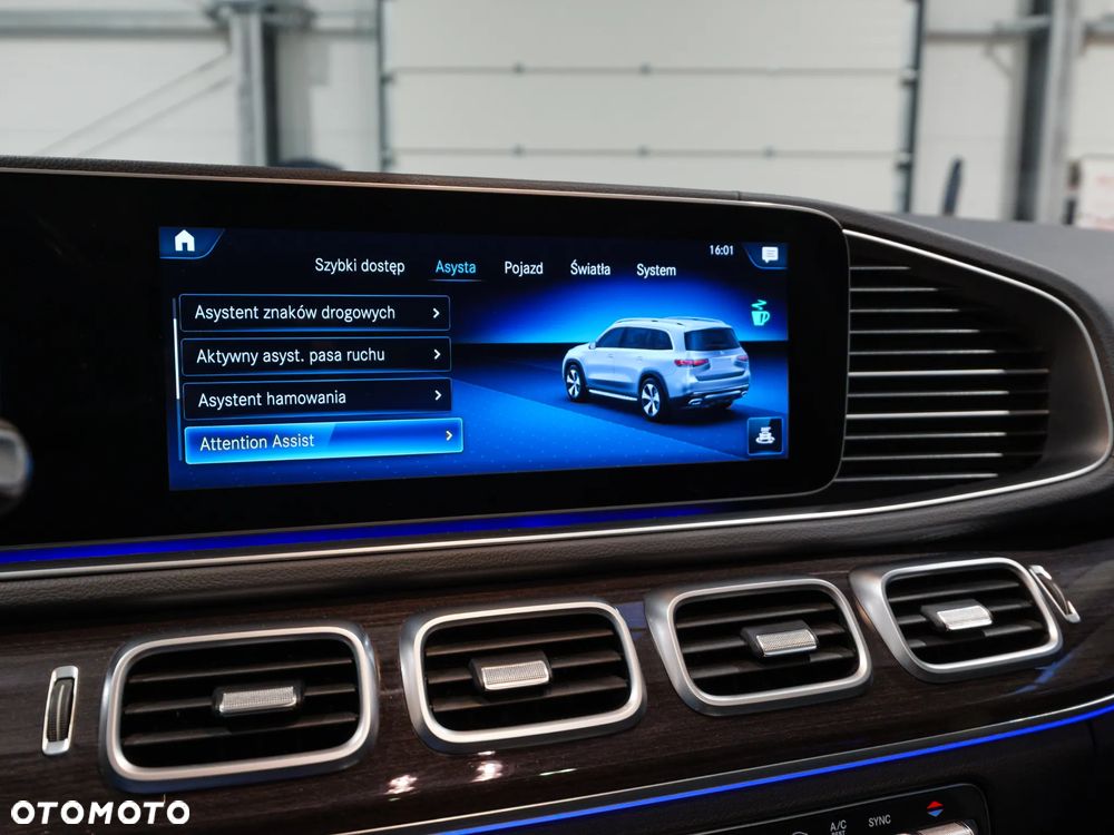 Mercedes-Benz GLS - 33