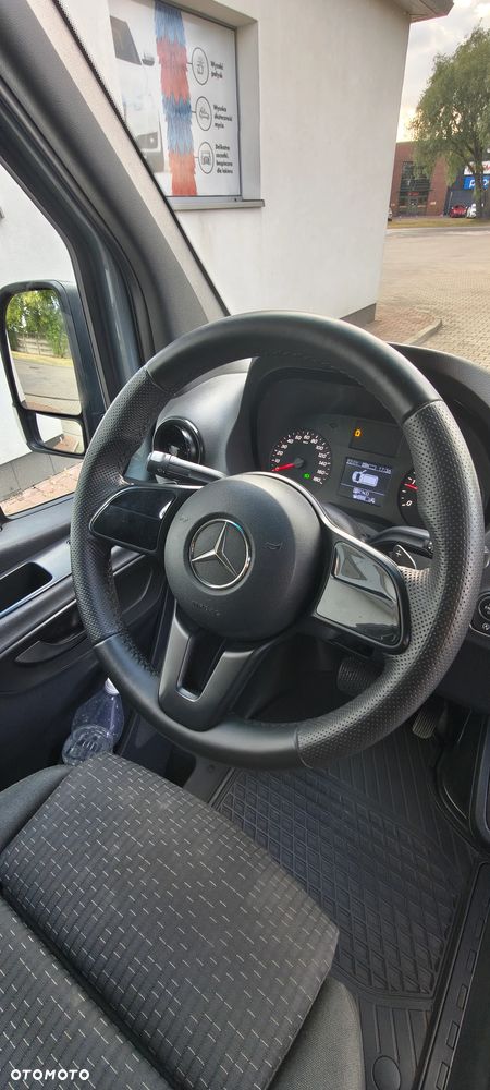 Mercedes-Benz Sprinter - 16