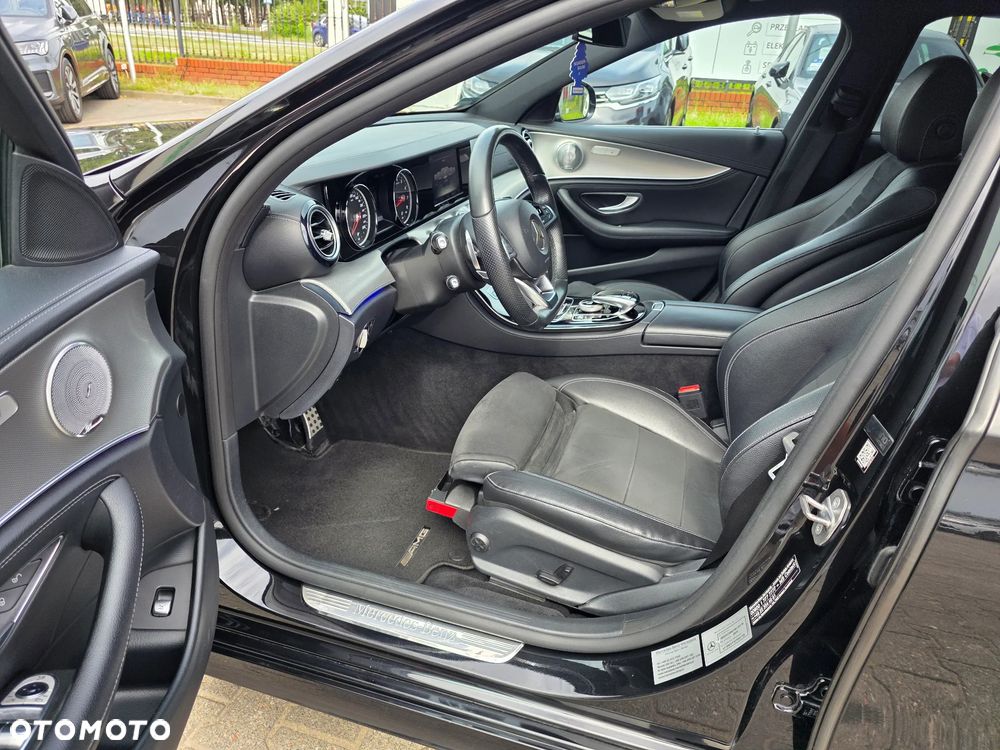 Mercedes-Benz Klasa E 200 4Matic 9G-TRONIC AMG Line - 10