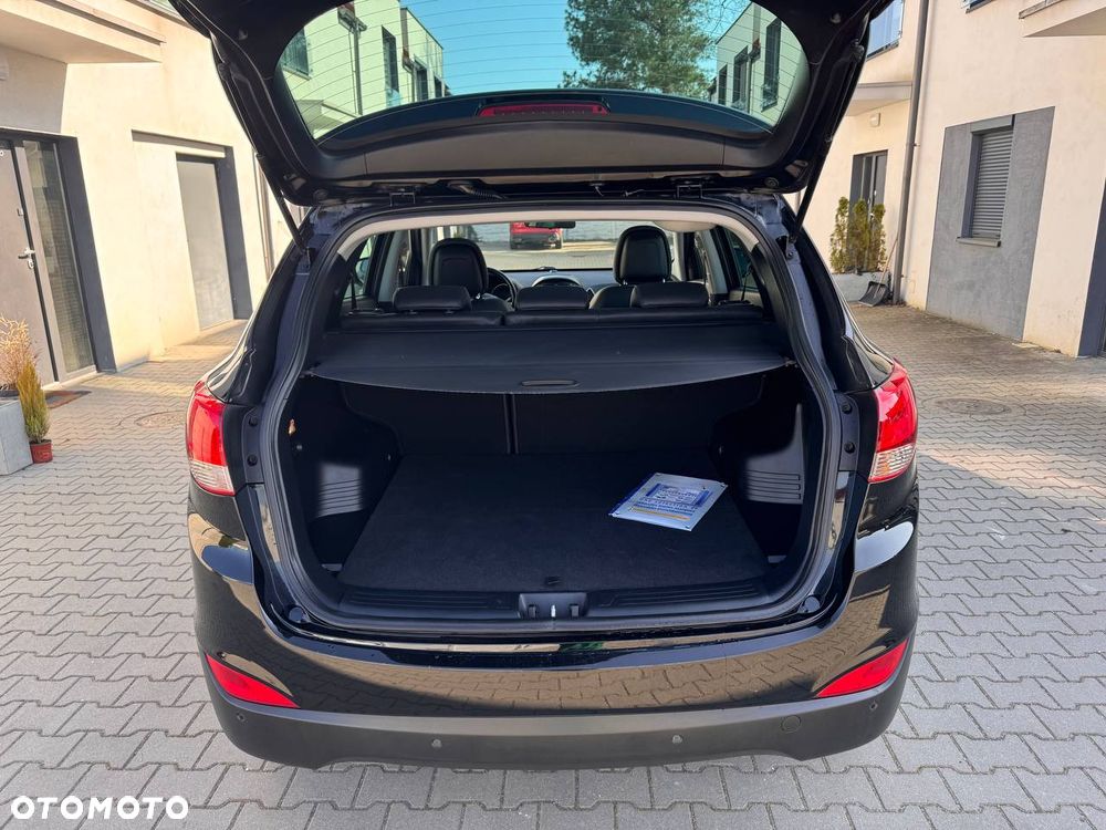 Hyundai ix35 1.7 CRDi 2WD blue Finale Gold - 16