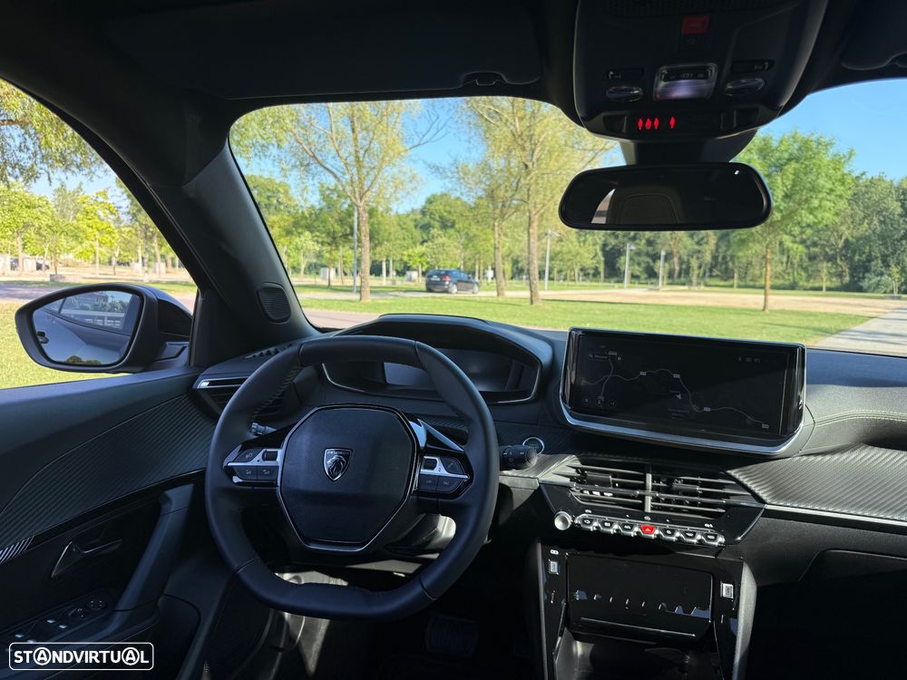 Peugeot e-2008 Allure - 37