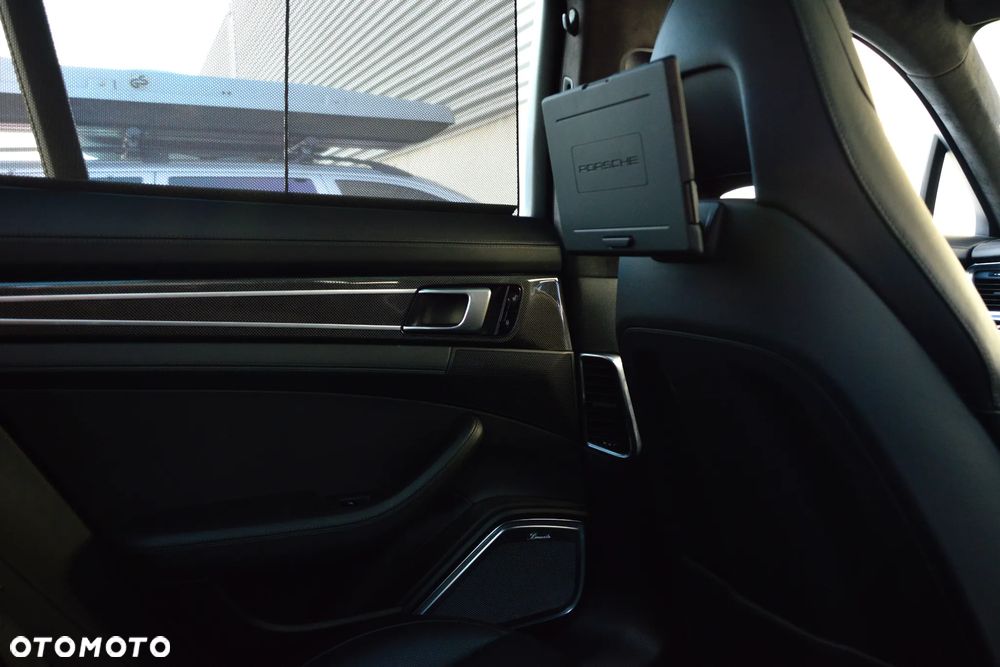 Porsche Panamera Turbo - 23