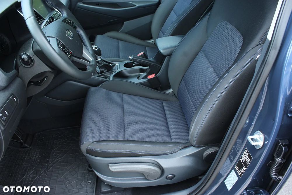 Hyundai Tucson blue 1.7 CRDi 2WD Style - 30
