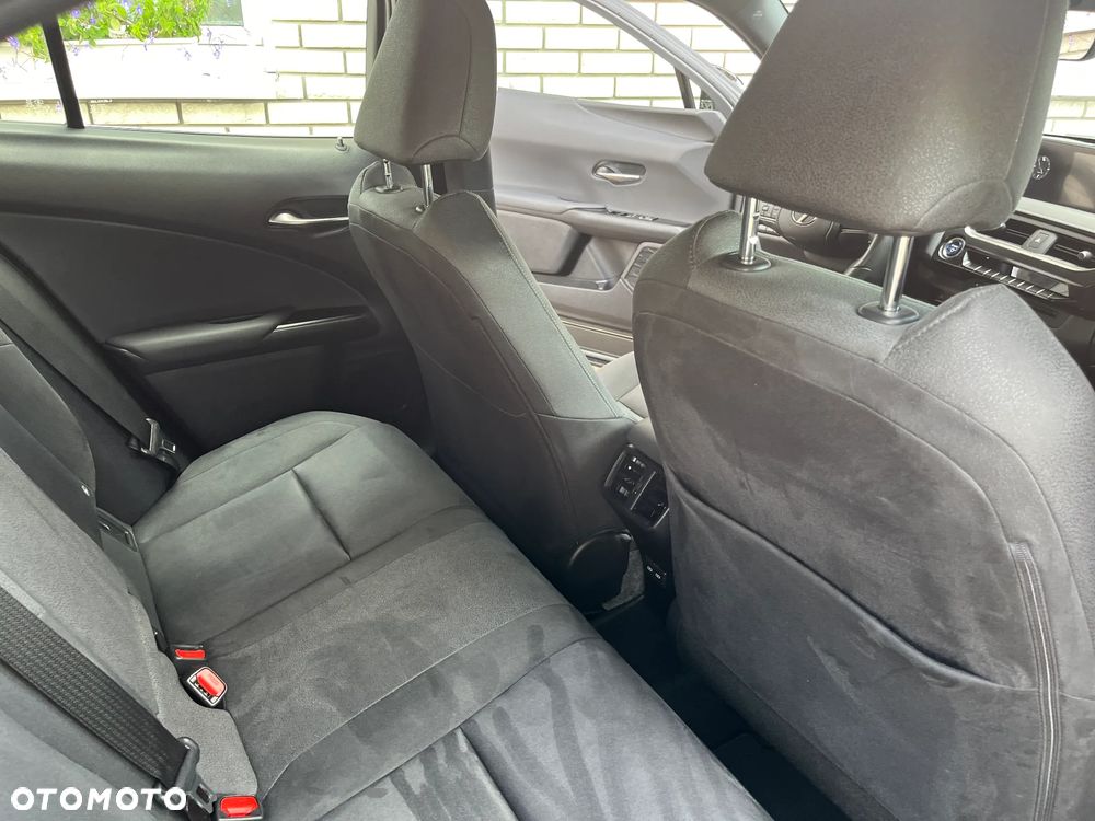 Lexus UX - 8