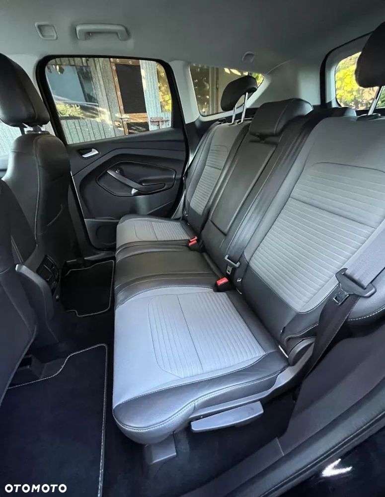 Ford Kuga 2.0 TDCi 2x4 Titanium - 8