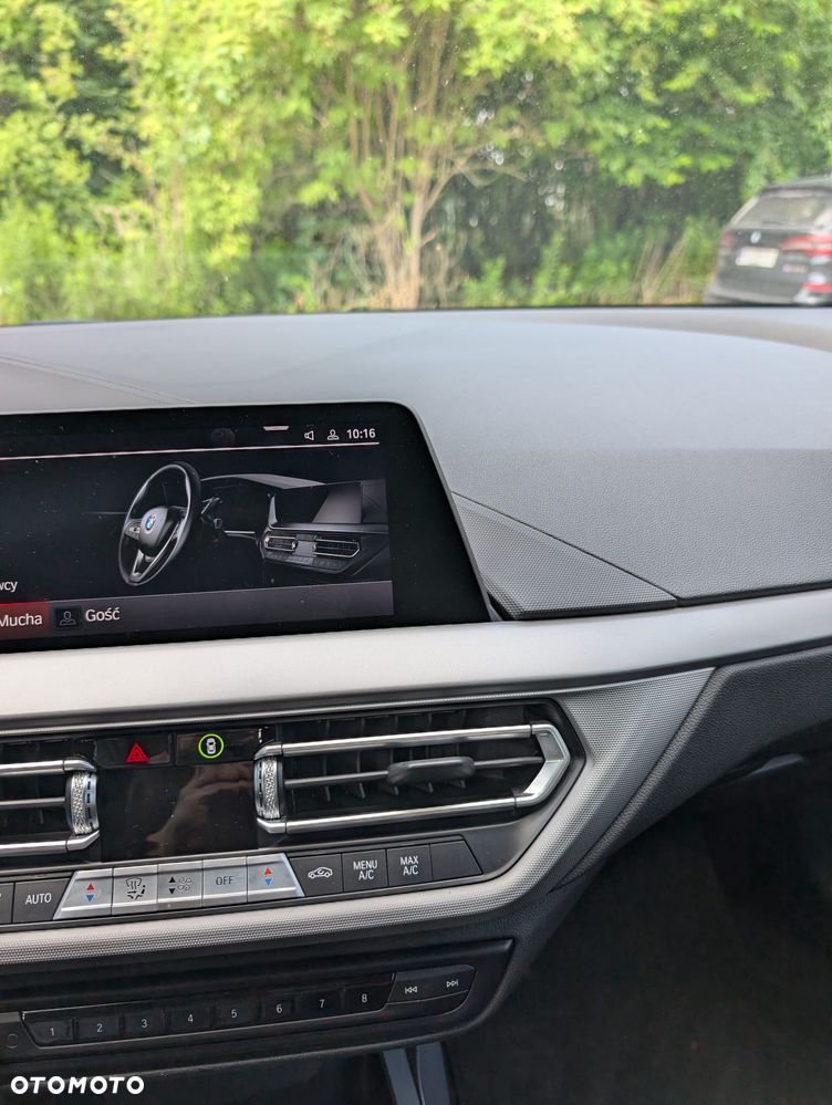 BMW Seria 2 218i Advantage - 23