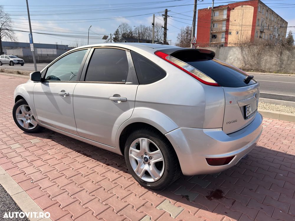 Ford Focus 1.6i Trend - 3