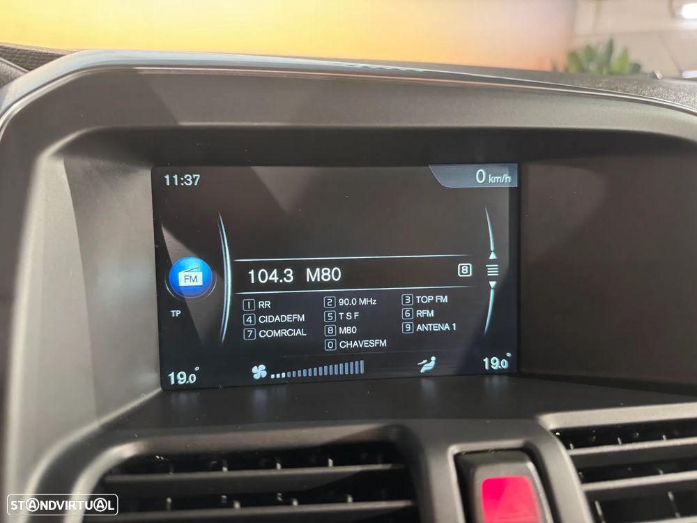 Volvo XC 60 2.0 D4 Momentum - 27