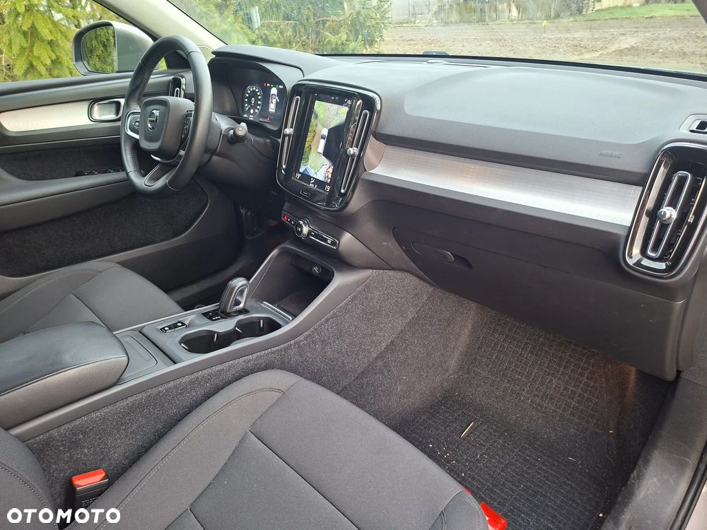 Volvo XC 40 T3 Geartronic Momentum Core - 17