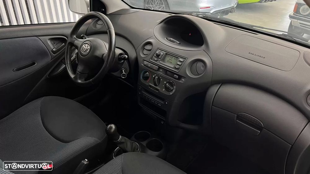 Toyota Yaris 1.0 Sol AC - 14