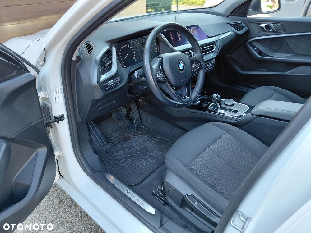 BMW Seria 1 - 21