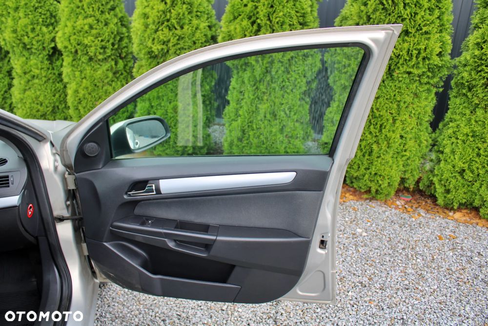 Opel Astra 1.9 CDTI DPF Automatik Edition - 22
