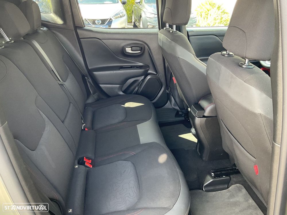 Jeep Renegade 1.3 TG Trailhawk - 38