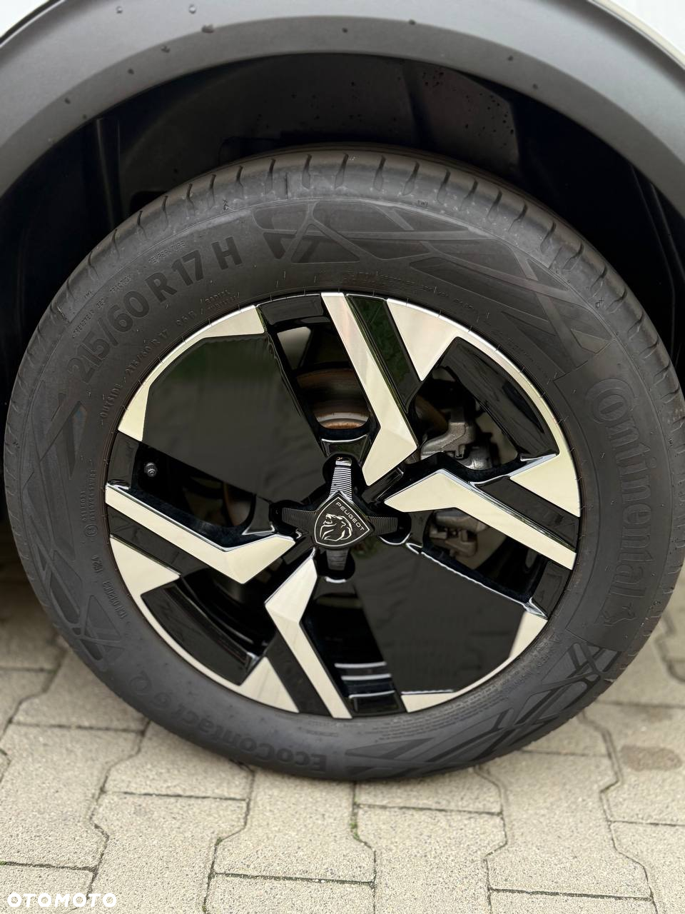 Peugeot 2008 e-2008 54kWh Allure - 12