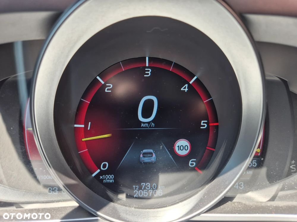 Volvo V40 - 33
