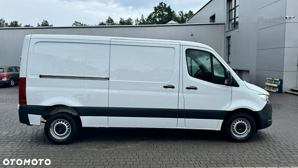 Mercedes-Benz Sprinter - 5