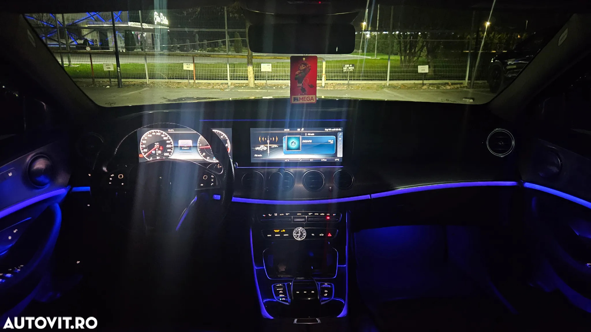 Mercedes-Benz E 220 d T 9G-TRONIC AMG Line - 33