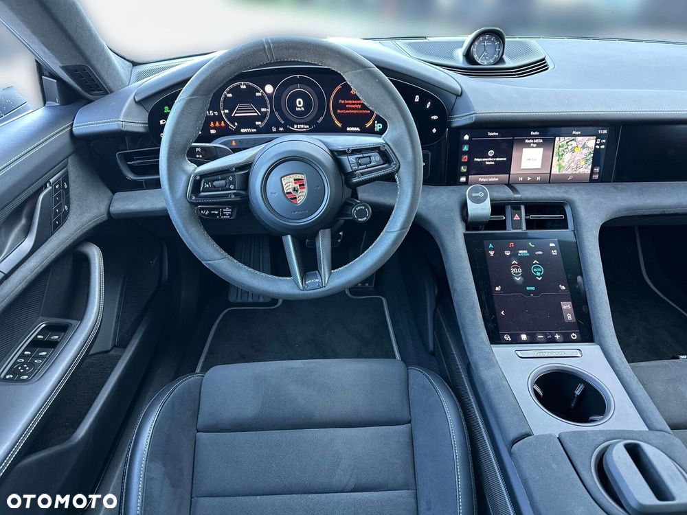 Porsche Taycan - 18