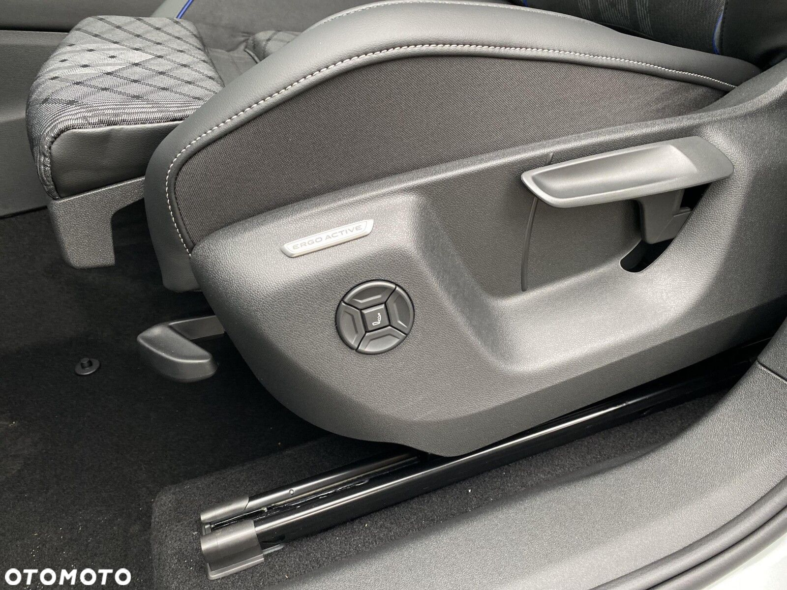 Volkswagen Tiguan - 12