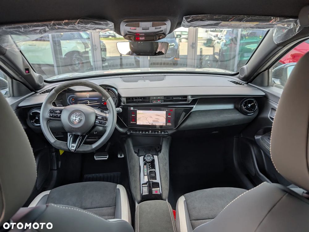 Alfa Romeo Junior 1.2 mHEV Sport Speciale eDCT - 9