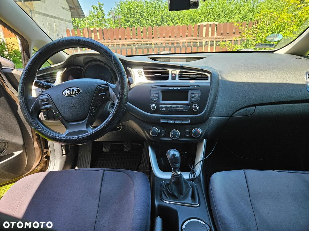 Kia Ceed - 16