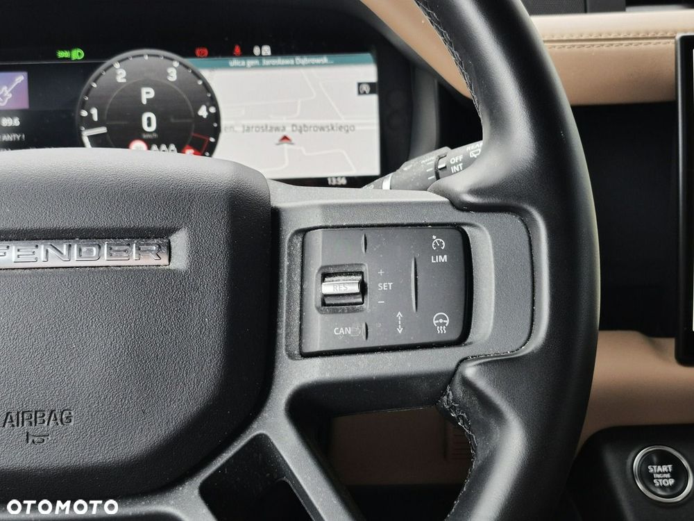 Land Rover Defender - 34