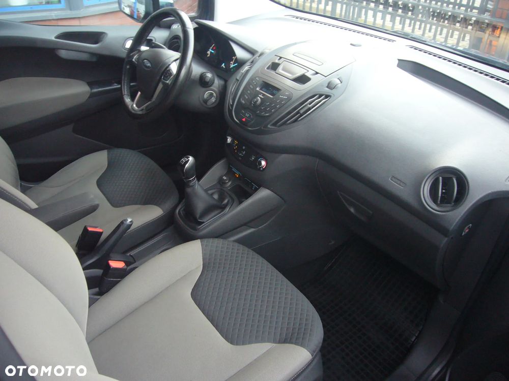 Ford Tourneo Courier 1.5 TDCi Titanium - 18