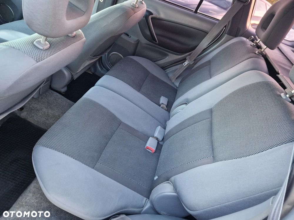 Toyota RAV4 2.0 D-4D 4x4 - 9