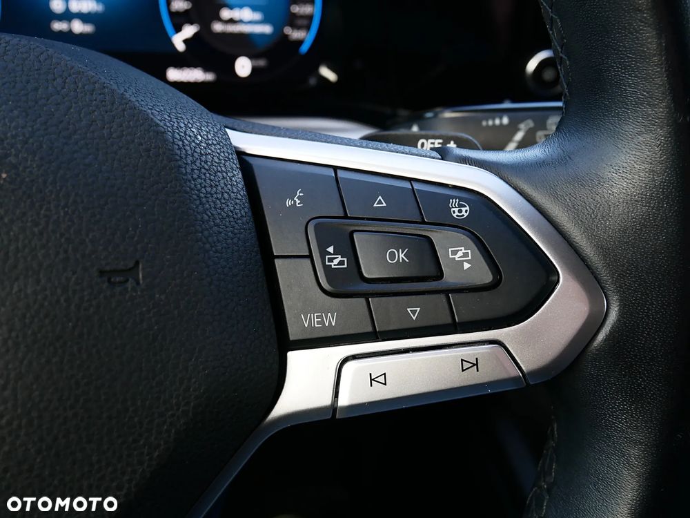 Volkswagen Golf 1.0 eTSI United DSG - 11