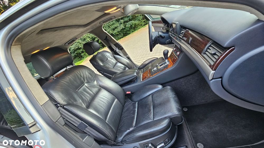 Audi A8 4.2 Quattro - 20