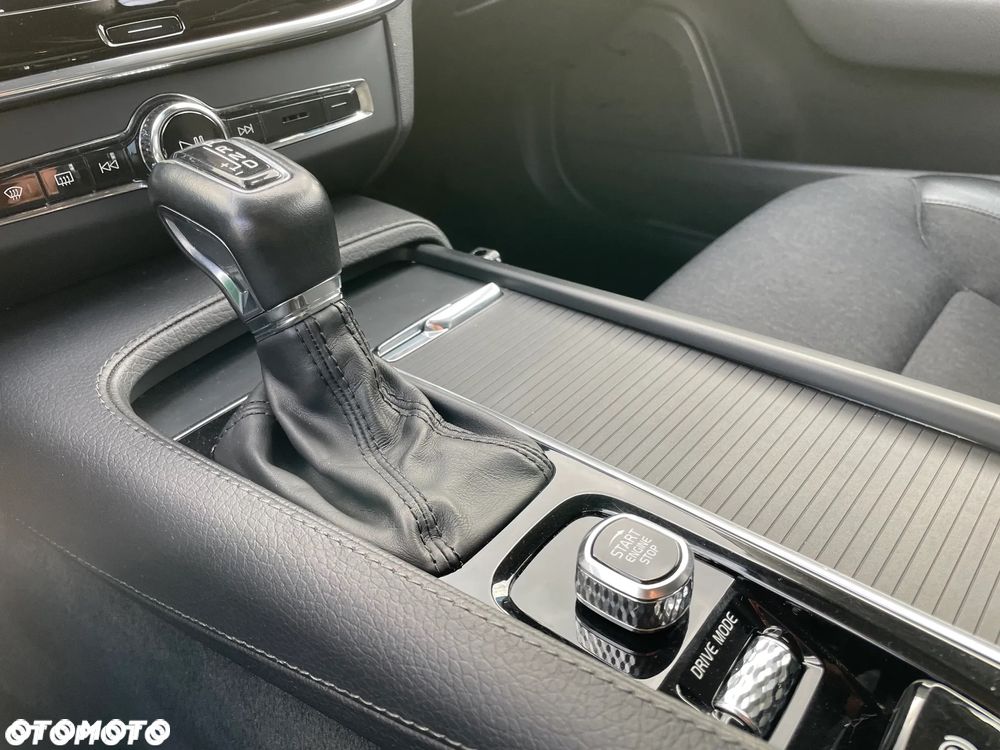 Volvo V90 Cross Country T5 AWD Pro - 32