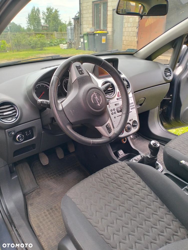 Opel Corsa 1.2 16V Enjoy - 4