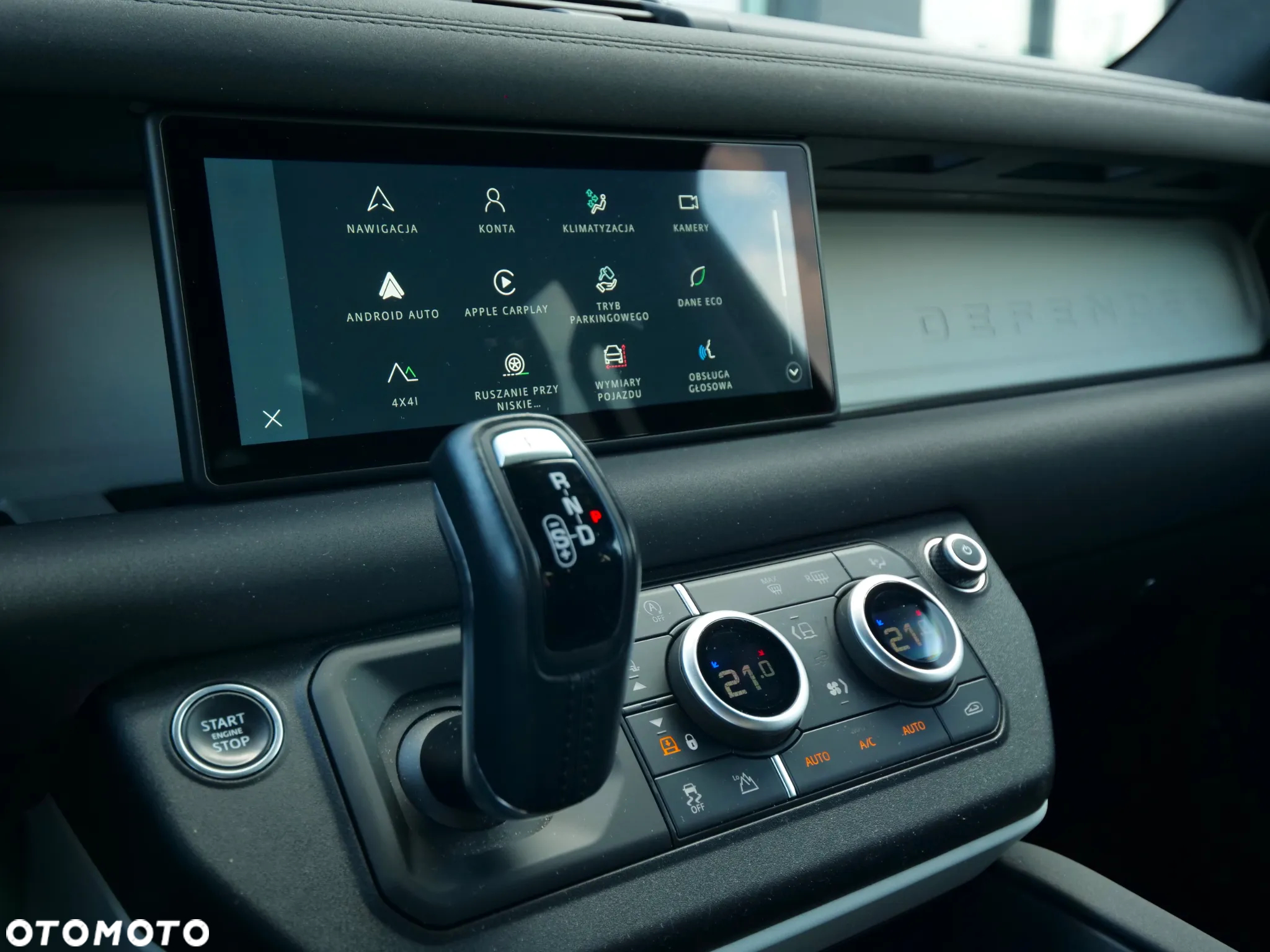 Land Rover Defender - 21