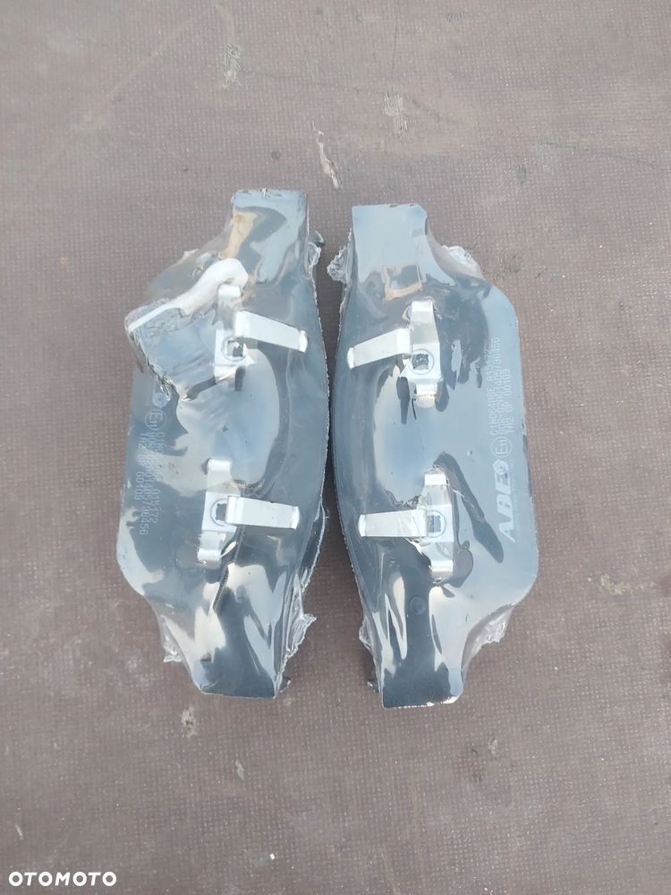 Zaciski hamulcowe komplet vw t5 t6 - 2