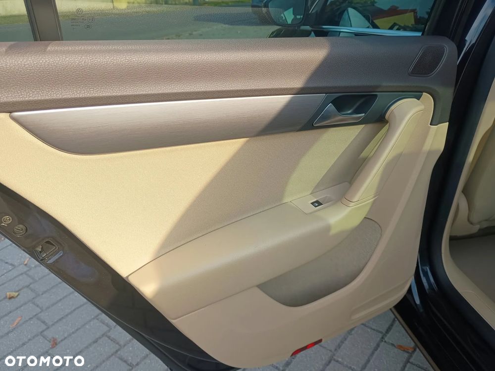 Volkswagen Passat 2.0 TDI Comfortline DSG - 21