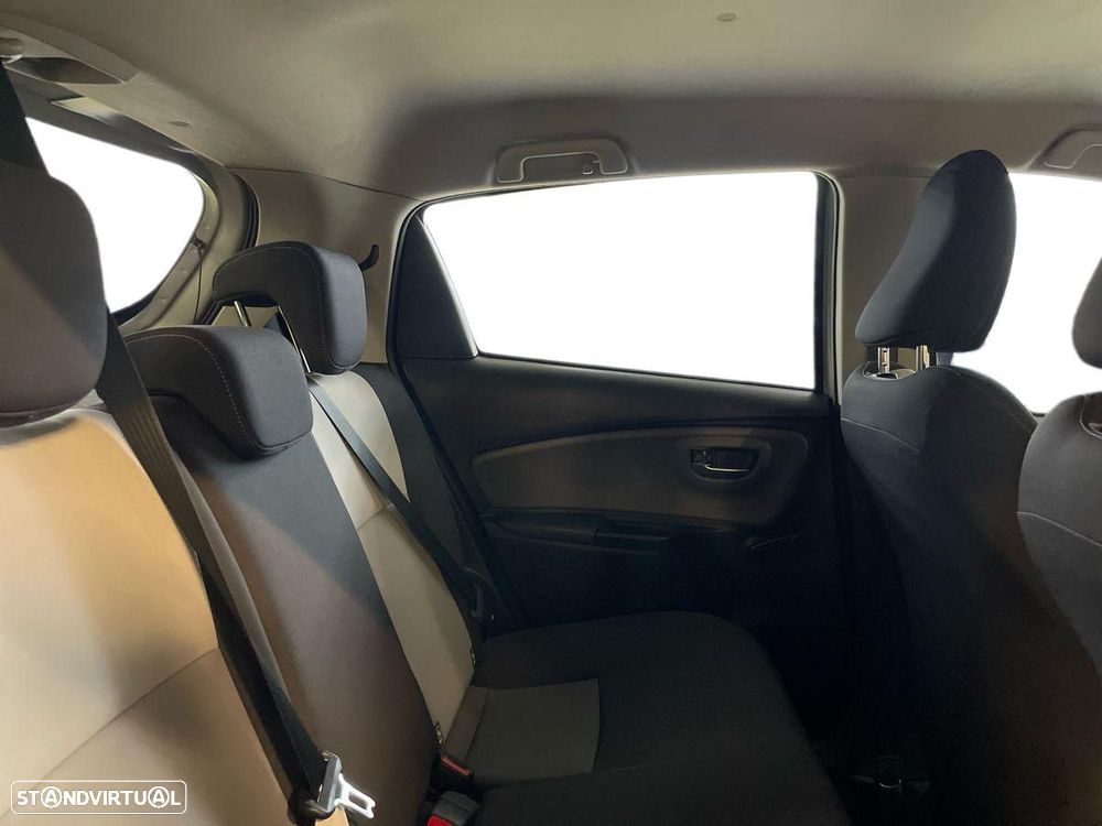 Toyota Yaris - 8