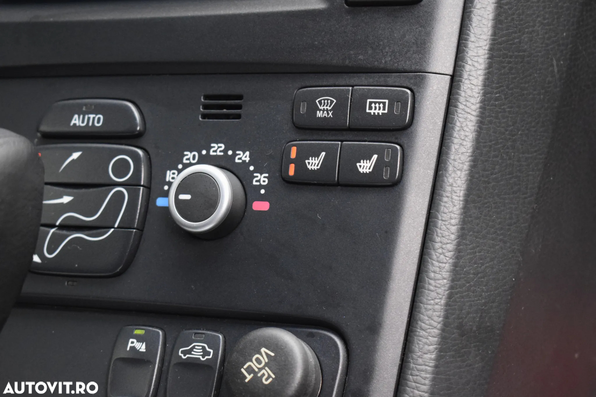 Volvo XC 90 D5 AWD Geartonic Summum - 24